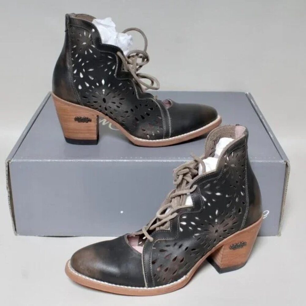Womens Miss Macie Boots 7 M Waitin On Friday Black Leather Lace Up Ankle Boot